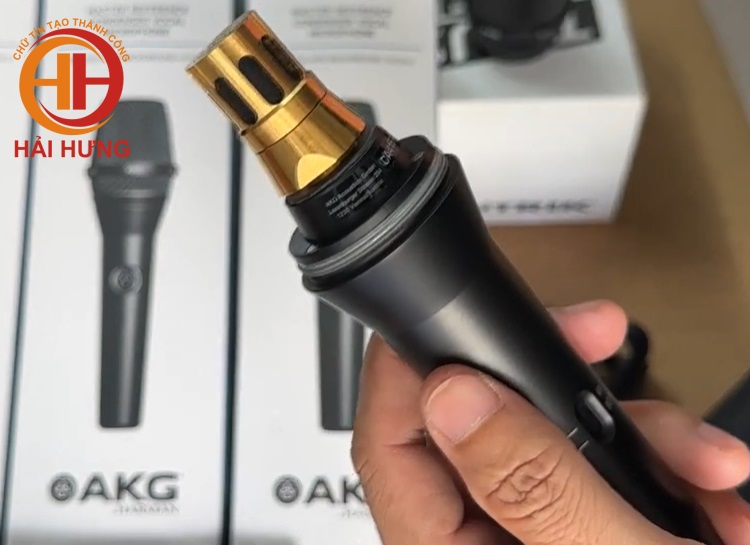 Vỏ mạ vàng 24 carat khiến C636 WL1 cực kỳ chắc chắn và bền bỉ