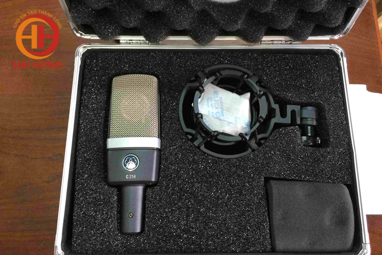 Bên trong hộp sản phẩm micro AKG C214