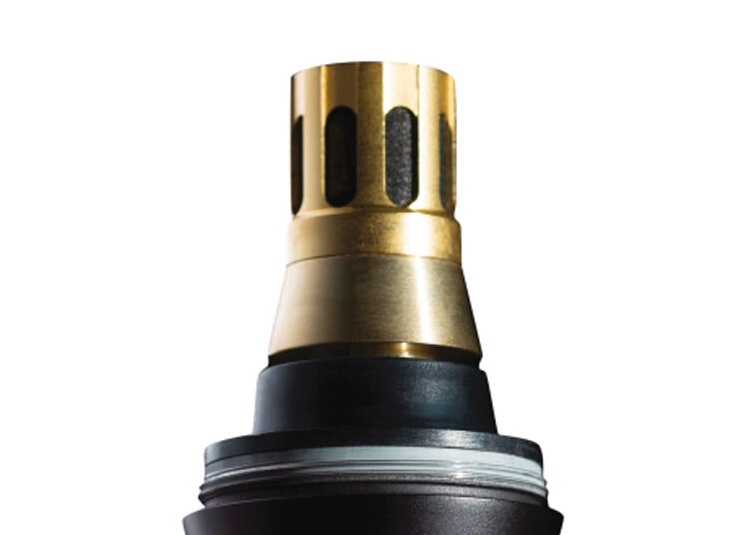 Sử dụng micro C636 giúp loại bỏ hoàn toàn hiện tượng feedback âm thanh