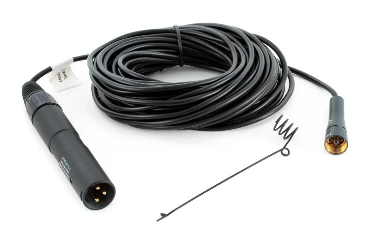 HM1000 kèm sẵn cáp dài 10m có đầu cắm XRL đực 3 chân và kẹp treo lò xo bằng thép