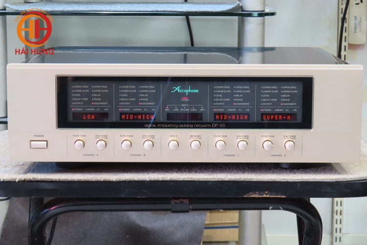 Bộ chia tần số kỹ thuật số Accuphase DF-65