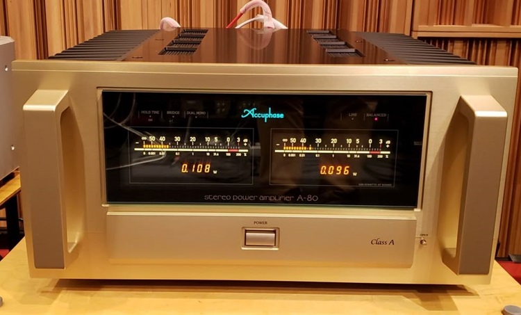 Bộ khuếch đại công suất Accuphase A-80