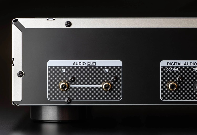 Denon DCD-900N mang đến âm thanh tuyệt vời với độ phân giải cao