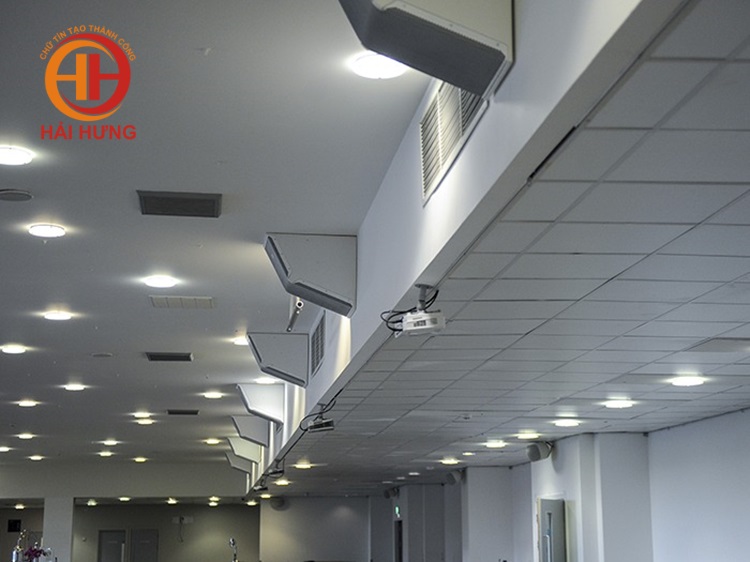 Hệ thống loa Electro Voice EVC-1122-VIW được lắp đặt tại sân vận động